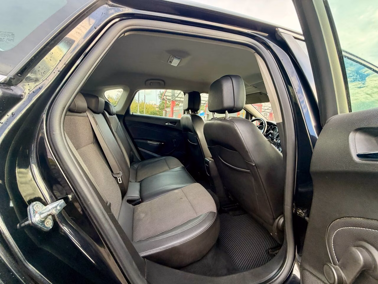 Opel Astra фото 8