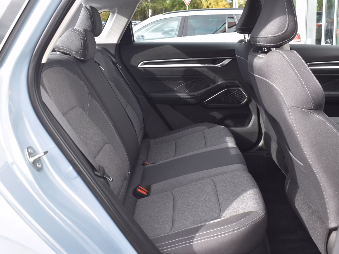 Geely Emgrand фото 13