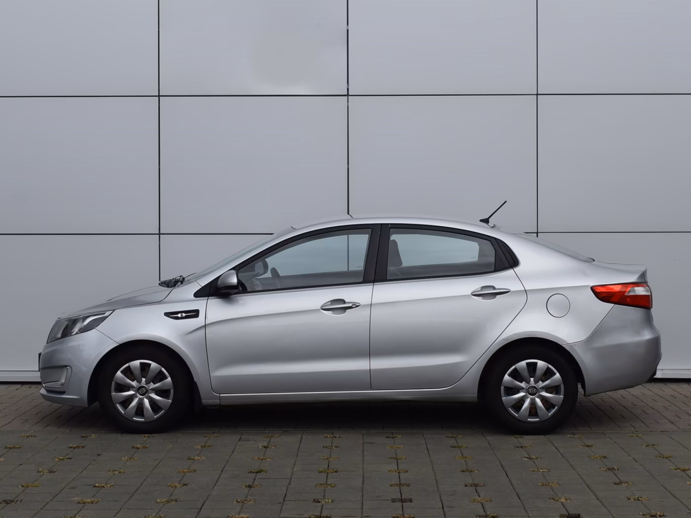 Kia Rio фото 8