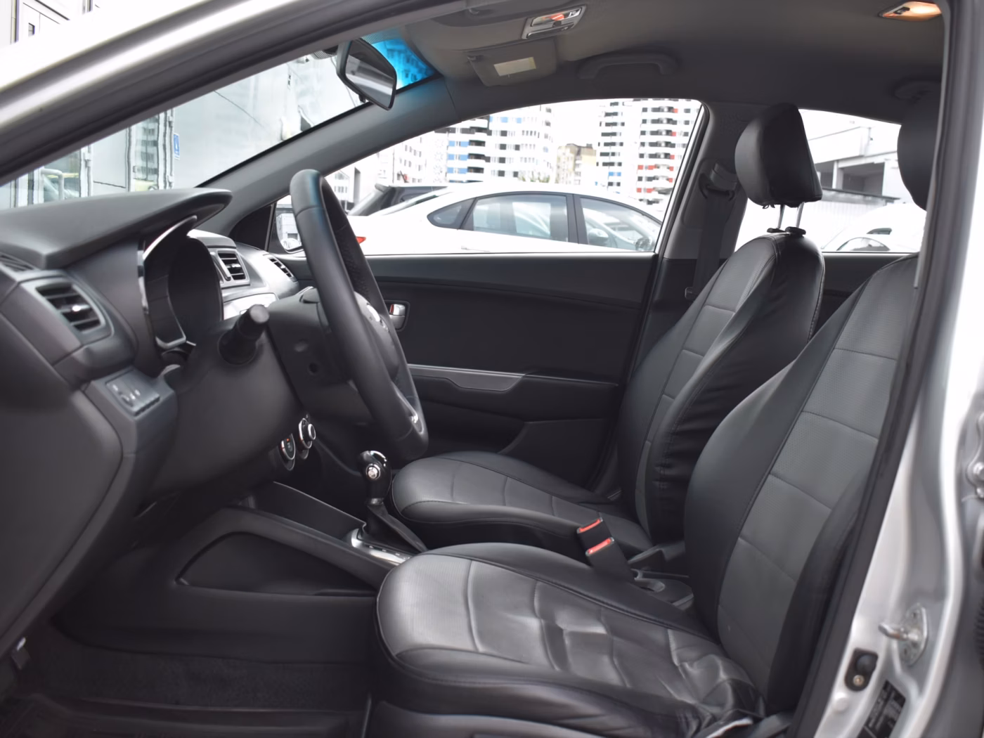 Kia Rio фото 11