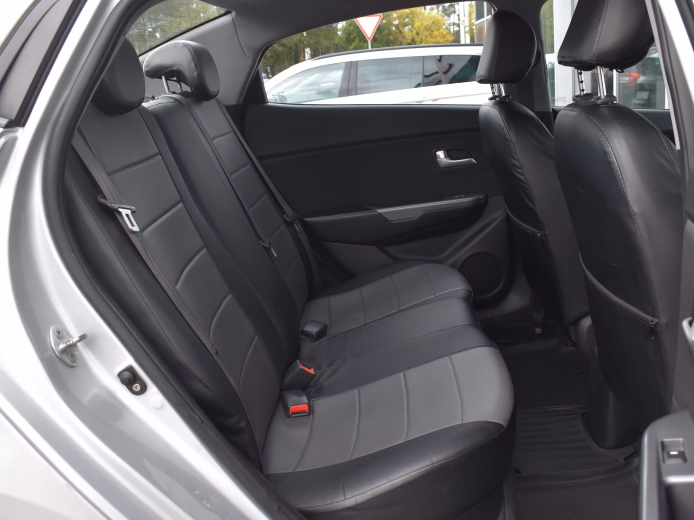 Kia Rio фото 13