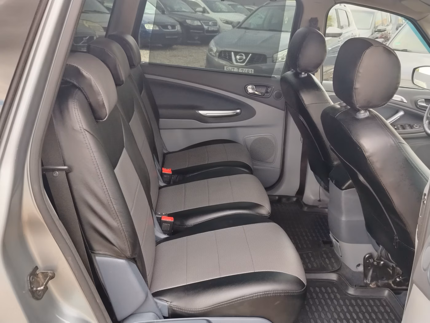 Ford S-MAX фото 10
