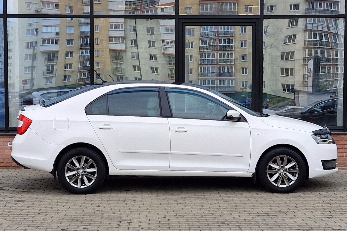 Skoda Rapid фото 8