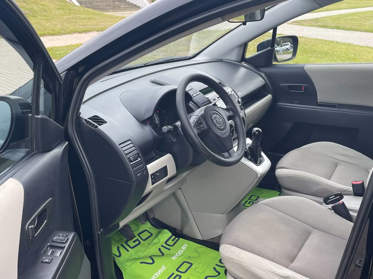 Mazda 5 фото 9