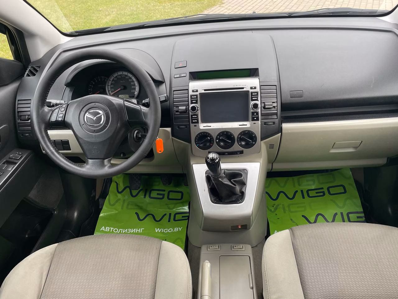 Mazda 5 фото 8