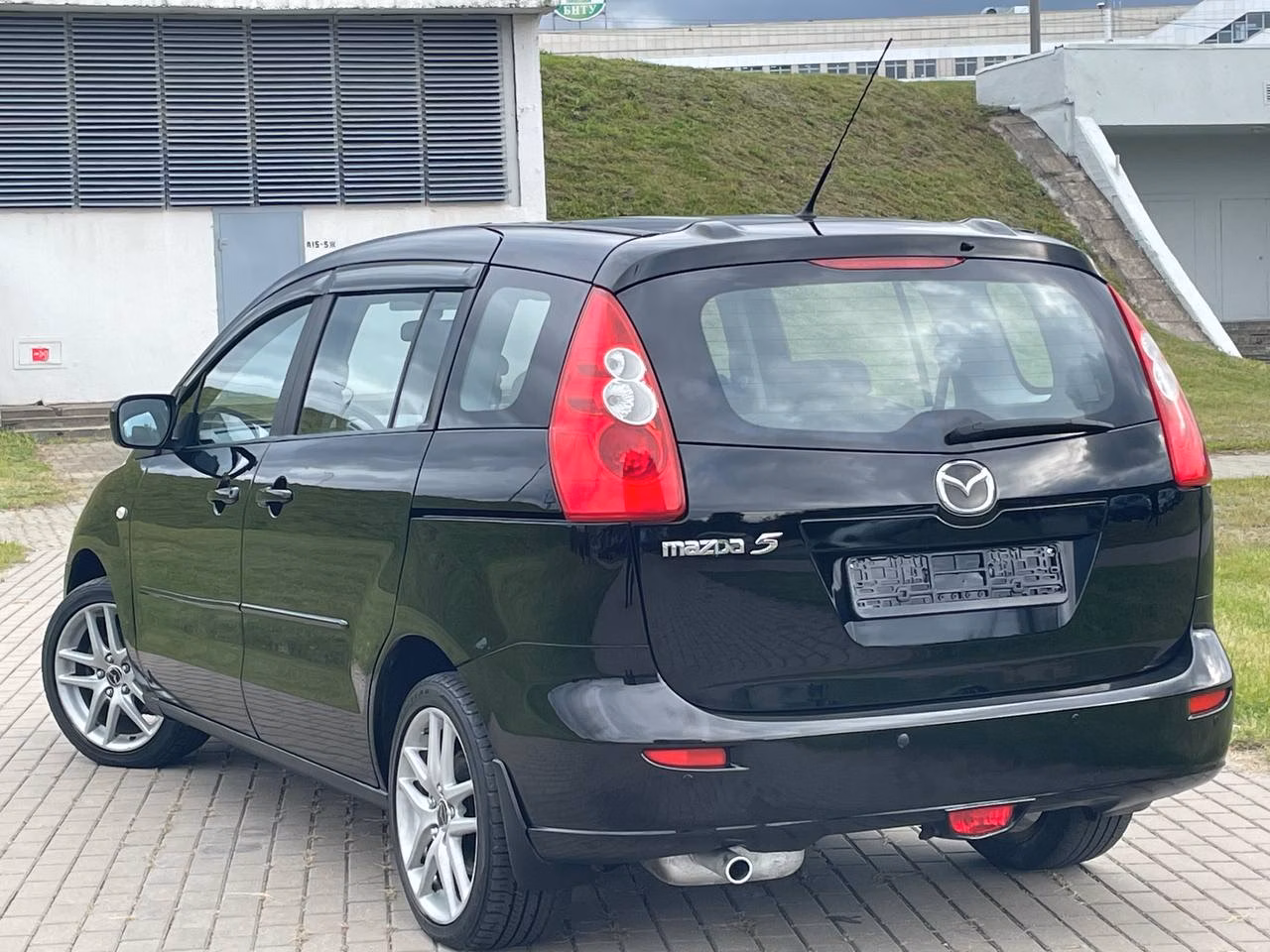 Mazda 5 фото 4