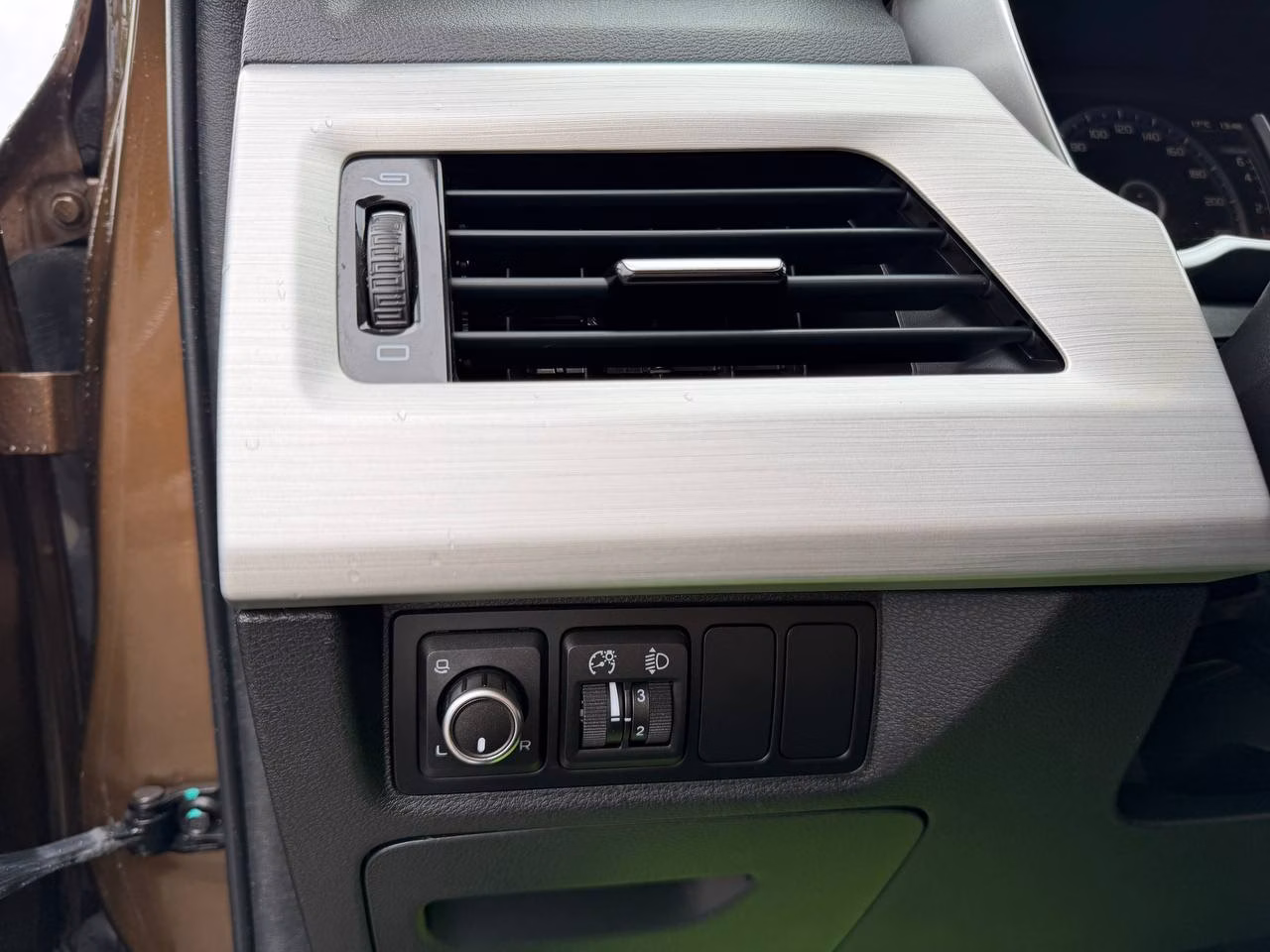 Geely Atlas фото 14