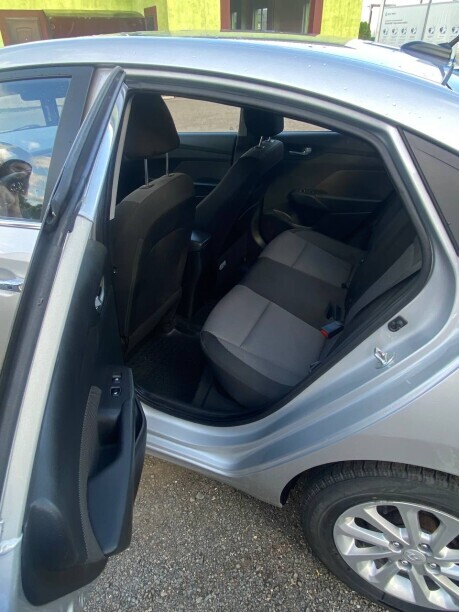 Hyundai Accent фото 2