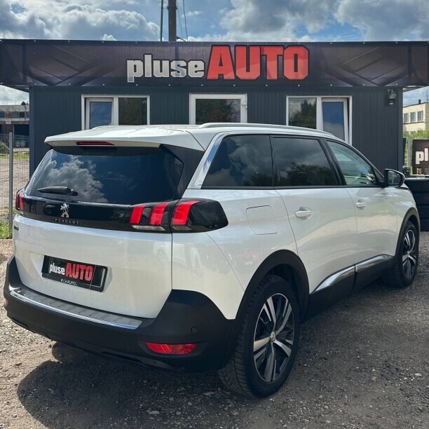 Peugeot 5008 фото 4