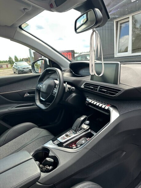 Peugeot 5008 фото 10