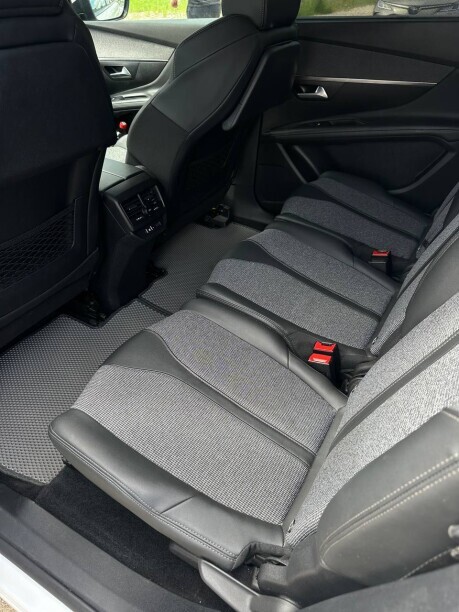 Peugeot 5008 фото 11
