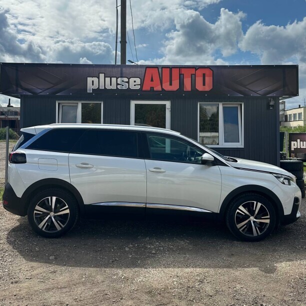 Peugeot 5008 фото 7