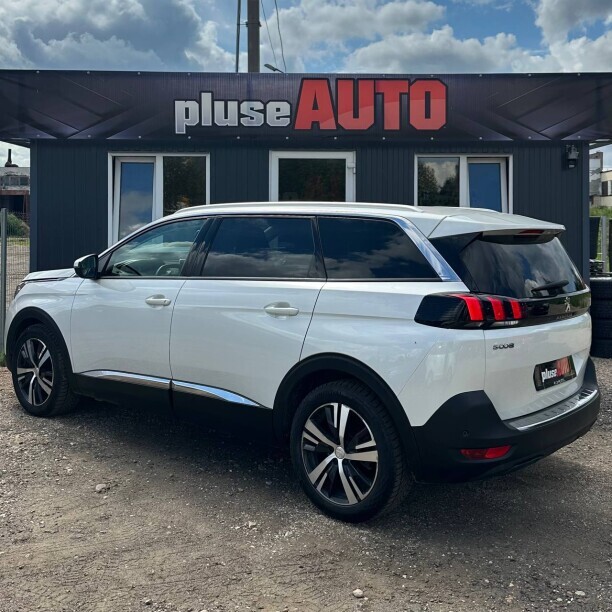 Peugeot 5008 фото 5