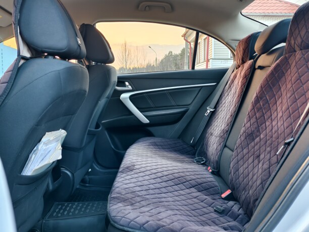 Geely Emgrand фото 11