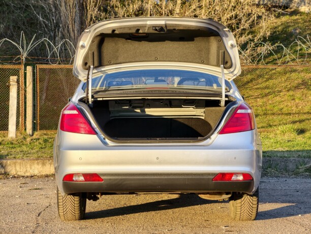 Geely Emgrand фото 8