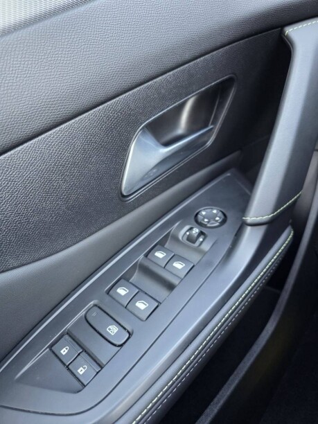 Peugeot 308 фото 12