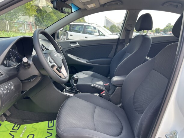 Hyundai Solaris фото 10