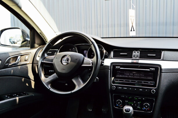 Skoda Superb фото 14