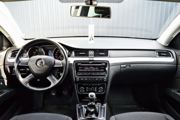 Skoda Superb фото 13