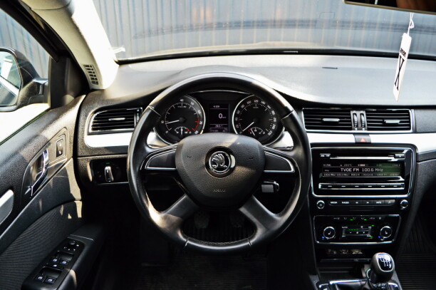 Skoda Superb фото 15