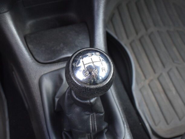 Peugeot 206 фото 17