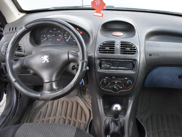 Peugeot 206 фото 12