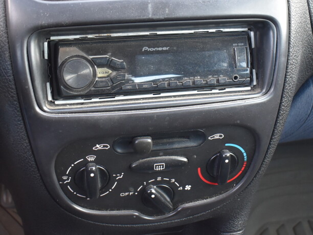 Peugeot 206 фото 16