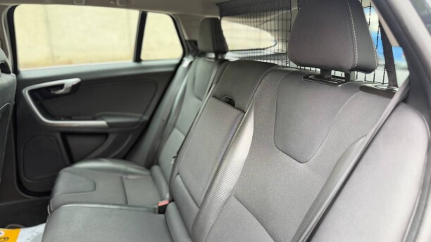 Volvo V60 фото 10