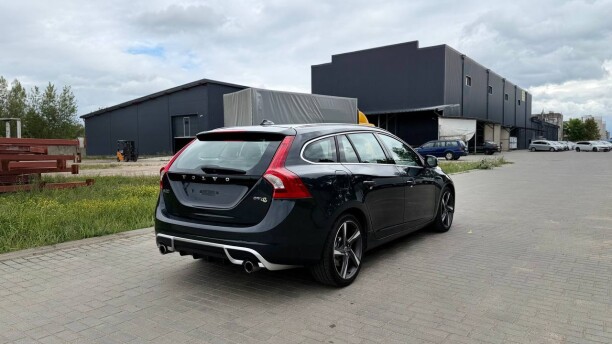 Volvo V60 фото 5