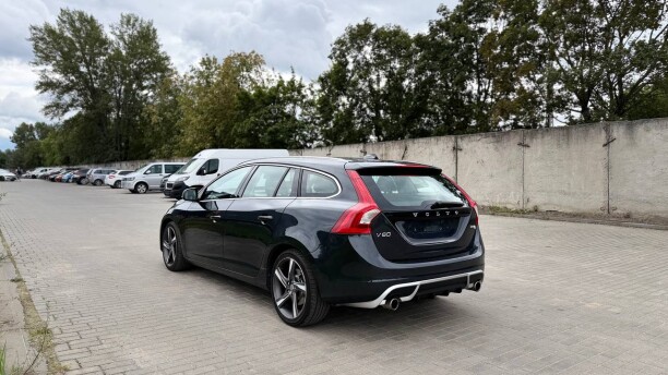 Volvo V60 фото 4