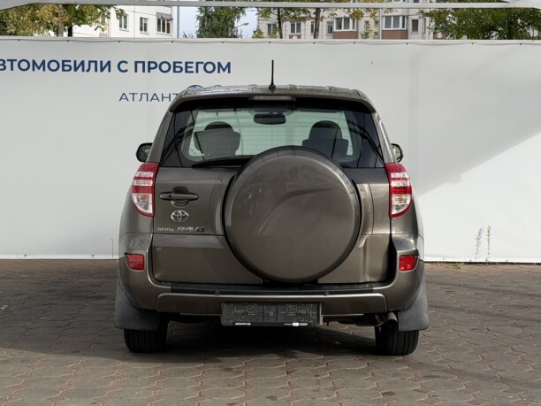 Toyota RAV4 фото 4