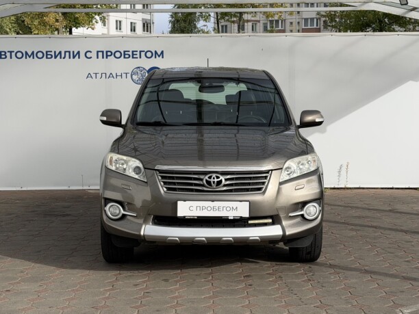 Toyota RAV4 фото 3