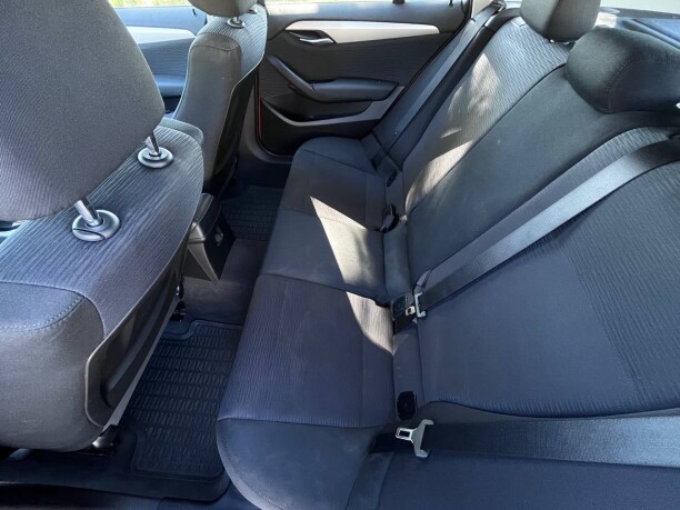 BMW X1 фото 8