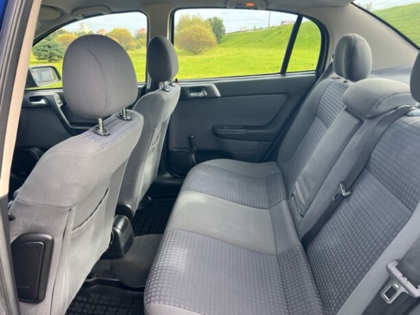 Opel Astra фото 11